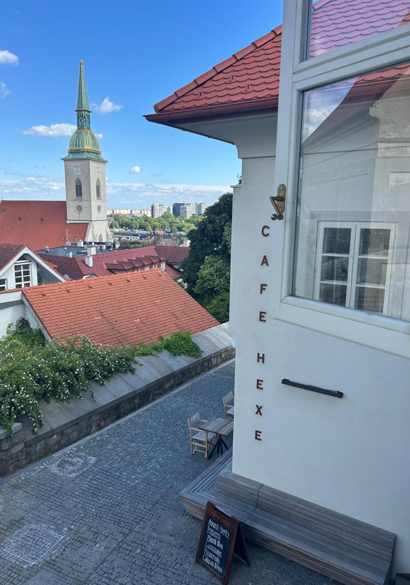 Cafe Hexe Apartment Bratislava